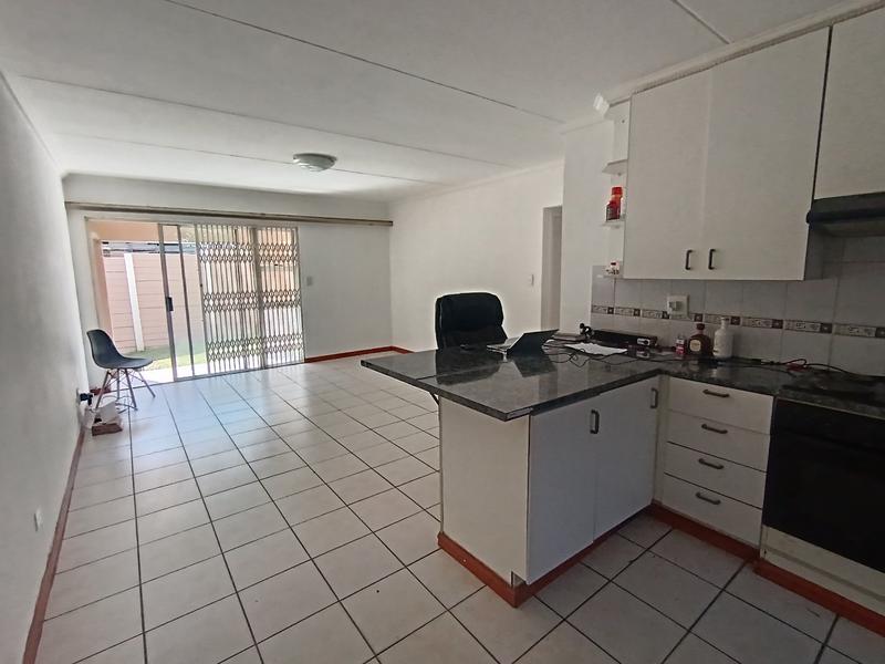 2 Bedroom Property for Sale in Vorna Valley Gauteng