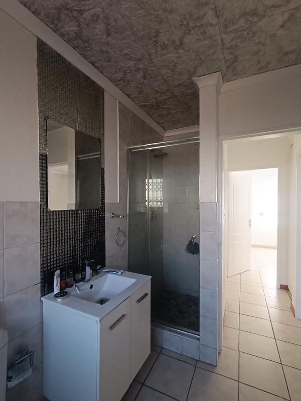 2 Bedroom Property for Sale in Vorna Valley Gauteng