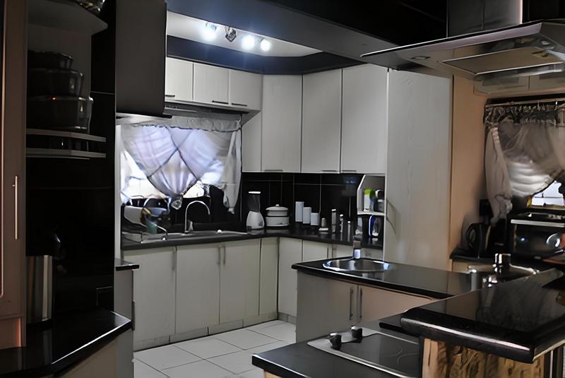3 Bedroom Property for Sale in Zakariyya Park Gauteng