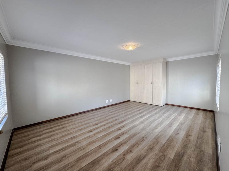 6 Bedroom Property for Sale in Midstream Estate Gauteng