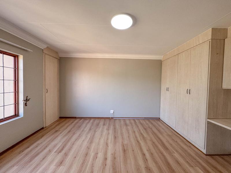 6 Bedroom Property for Sale in Midstream Estate Gauteng