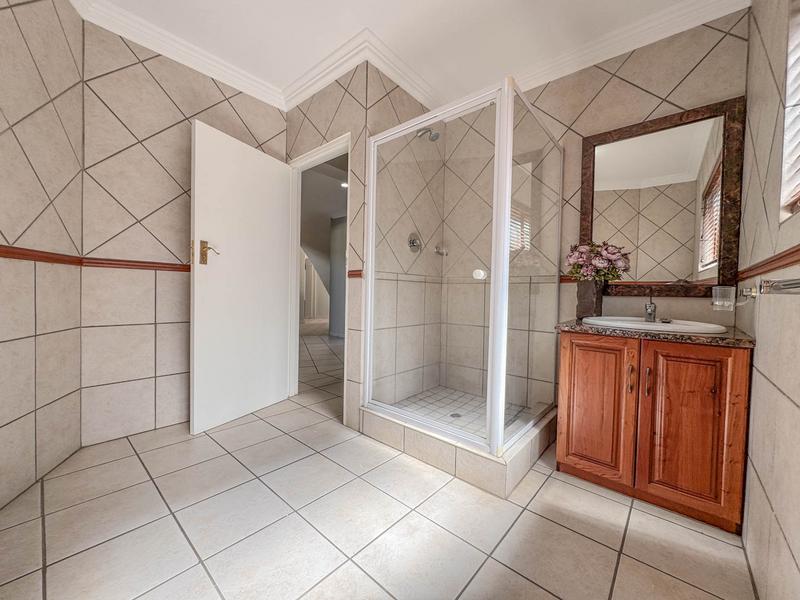 6 Bedroom Property for Sale in Midstream Estate Gauteng