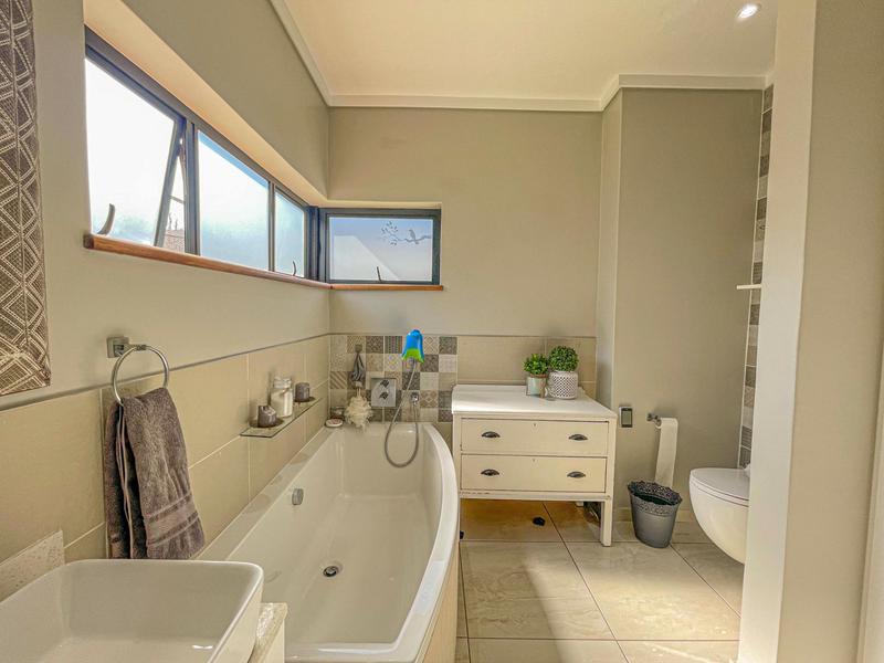 4 Bedroom Property for Sale in Midstream Ridge Gauteng