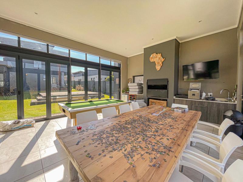 4 Bedroom Property for Sale in Midstream Ridge Gauteng