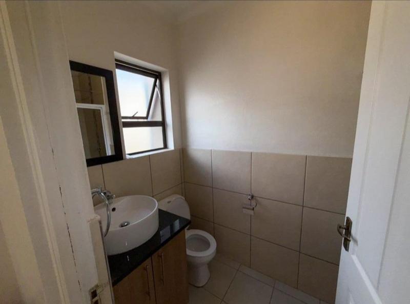 2 Bedroom Property for Sale in Ruimsig Gauteng