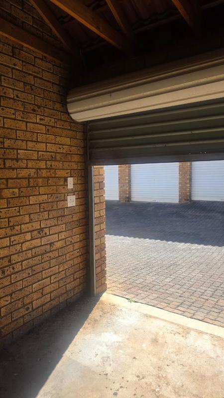 To Let 2 Bedroom Property for Rent in Doornkloof Gauteng