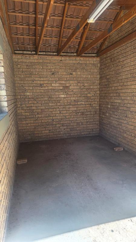 To Let 2 Bedroom Property for Rent in Doornkloof Gauteng