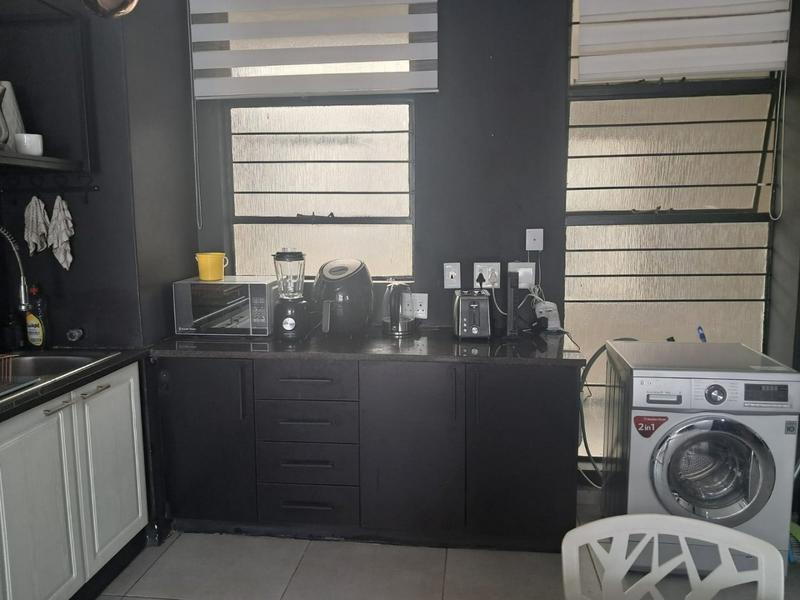 To Let 1 Bedroom Property for Rent in Sandton Central Gauteng