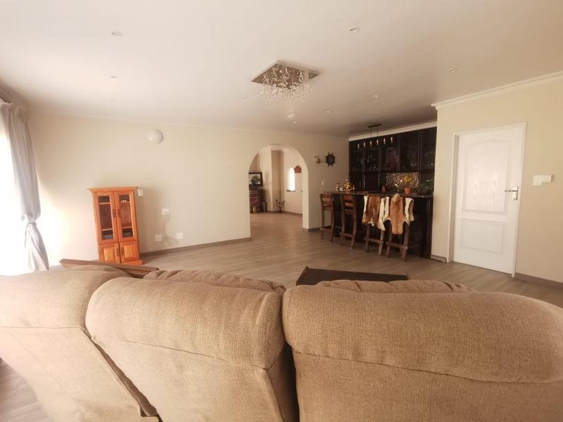 To Let 4 Bedroom Property for Rent in Dunnottar Gauteng