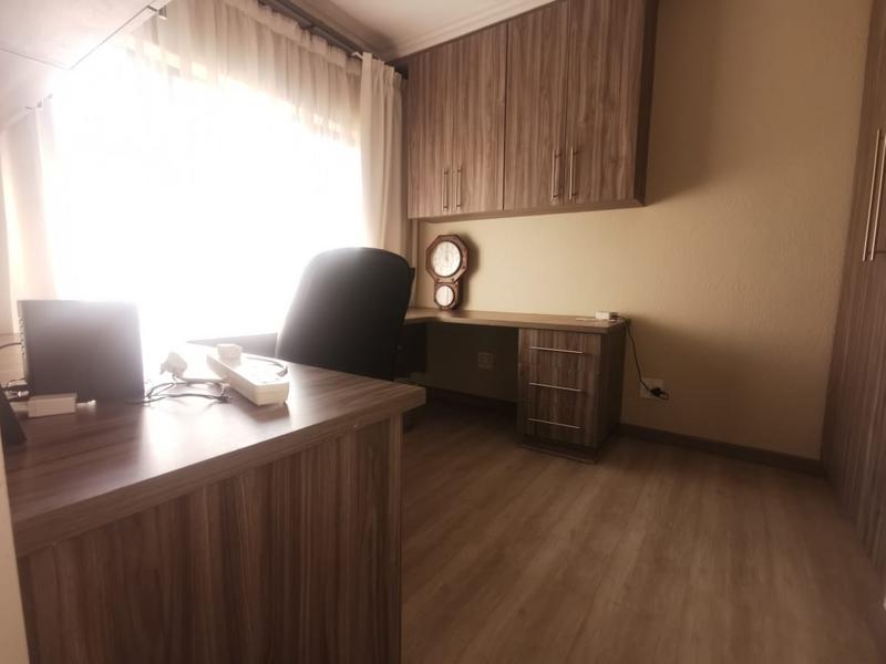 To Let 4 Bedroom Property for Rent in Dunnottar Gauteng