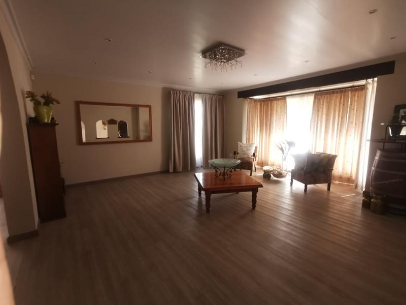 To Let 4 Bedroom Property for Rent in Dunnottar Gauteng