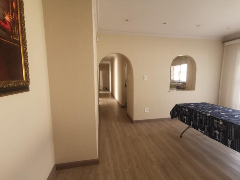 To Let 4 Bedroom Property for Rent in Dunnottar Gauteng