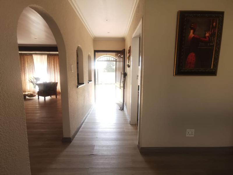 To Let 4 Bedroom Property for Rent in Dunnottar Gauteng