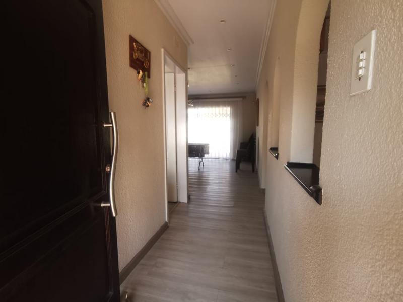 To Let 4 Bedroom Property for Rent in Dunnottar Gauteng