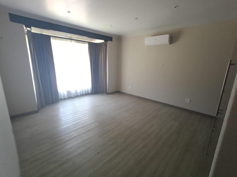 To Let 4 Bedroom Property for Rent in Dunnottar Gauteng