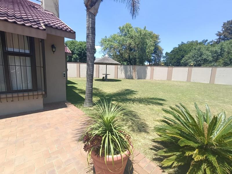 To Let 4 Bedroom Property for Rent in Dunnottar Gauteng