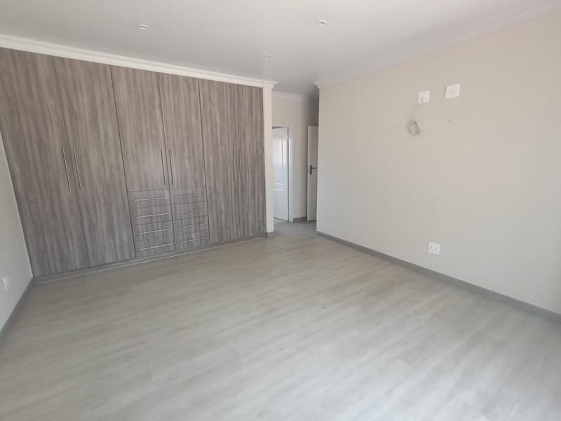 To Let 4 Bedroom Property for Rent in Dunnottar Gauteng