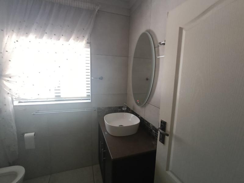 To Let 4 Bedroom Property for Rent in Dunnottar Gauteng