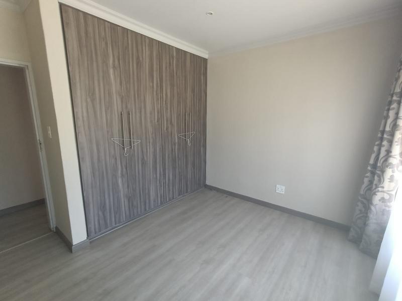 To Let 4 Bedroom Property for Rent in Dunnottar Gauteng