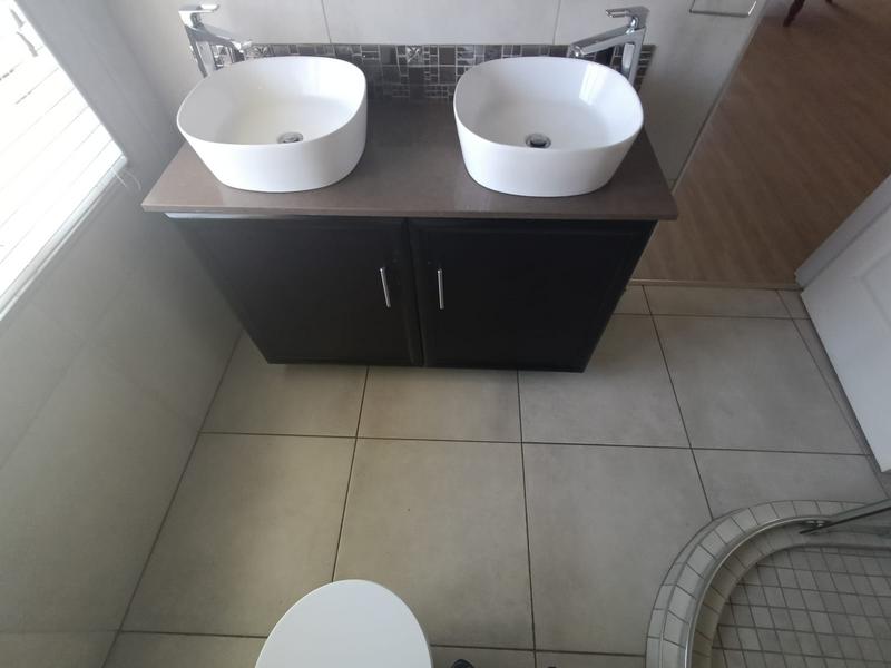 To Let 4 Bedroom Property for Rent in Dunnottar Gauteng