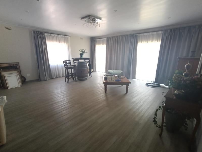 To Let 4 Bedroom Property for Rent in Dunnottar Gauteng