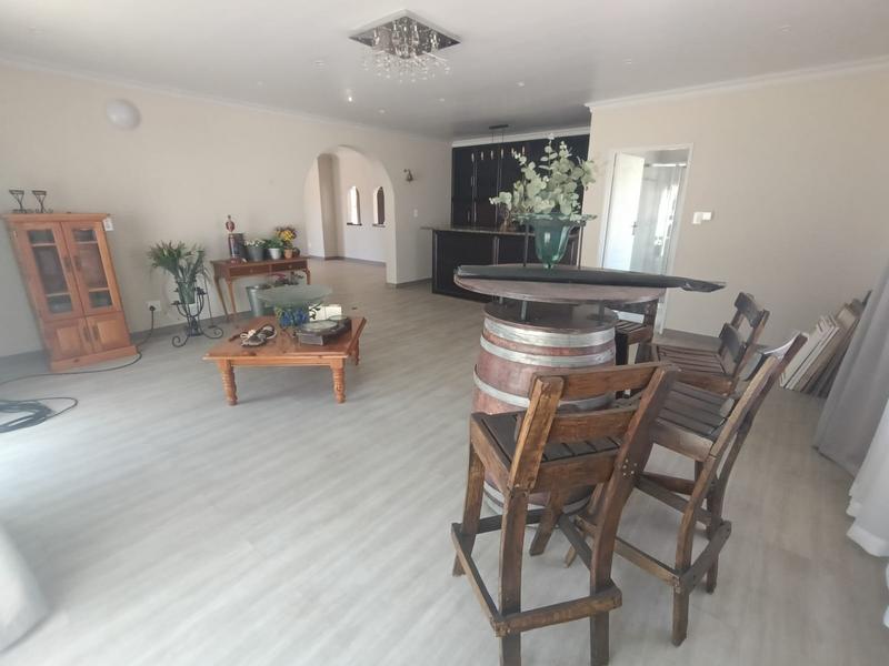 To Let 4 Bedroom Property for Rent in Dunnottar Gauteng