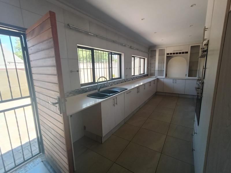 To Let 4 Bedroom Property for Rent in Dunnottar Gauteng