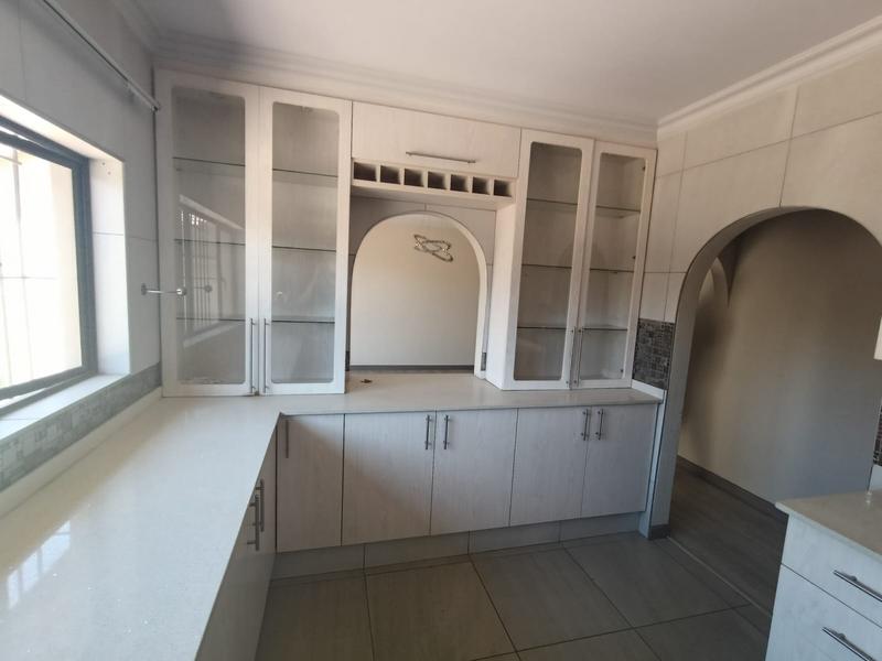 To Let 4 Bedroom Property for Rent in Dunnottar Gauteng