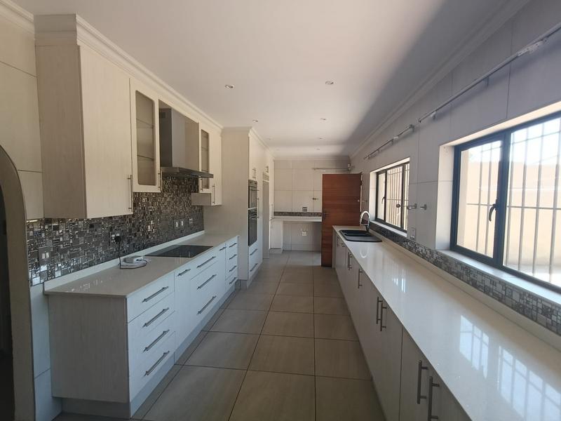To Let 4 Bedroom Property for Rent in Dunnottar Gauteng
