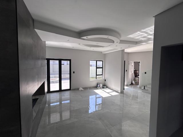 To Let 4 Bedroom Property for Rent in Six Fountains Residential Estate Gauteng