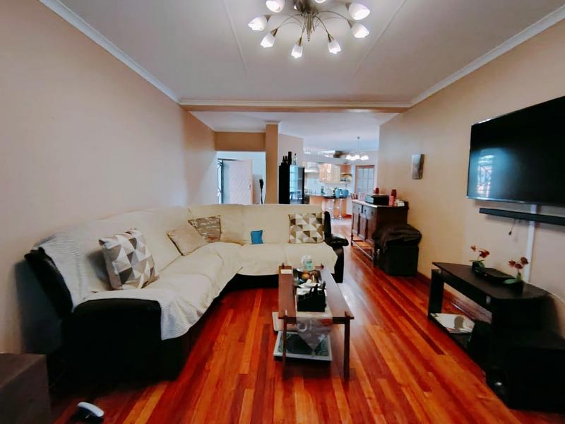 3 Bedroom Property for Sale in Eldoraigne Gauteng