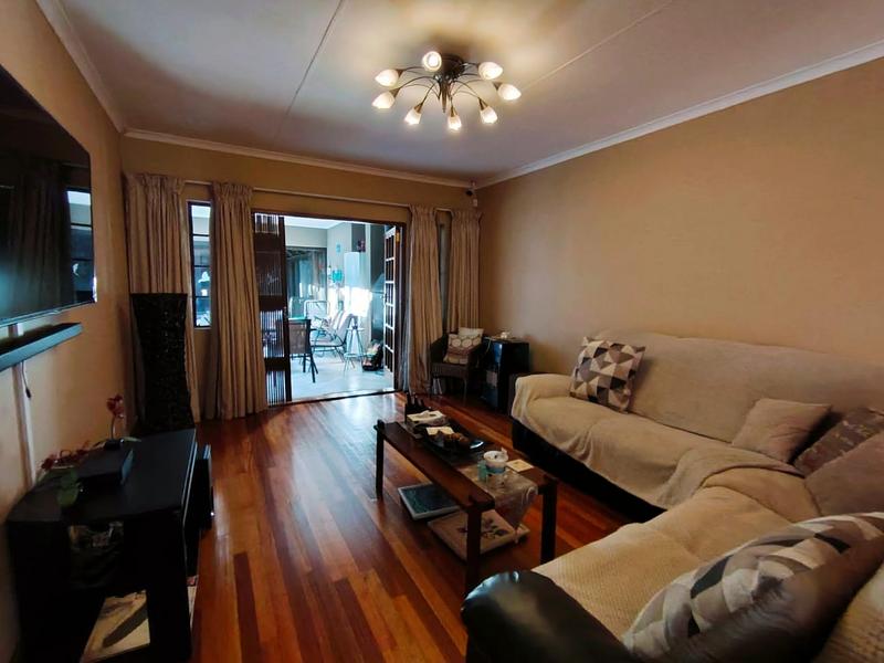 3 Bedroom Property for Sale in Eldoraigne Gauteng