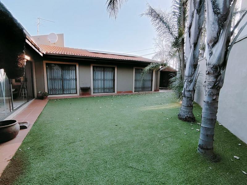 3 Bedroom Property for Sale in Eldoraigne Gauteng