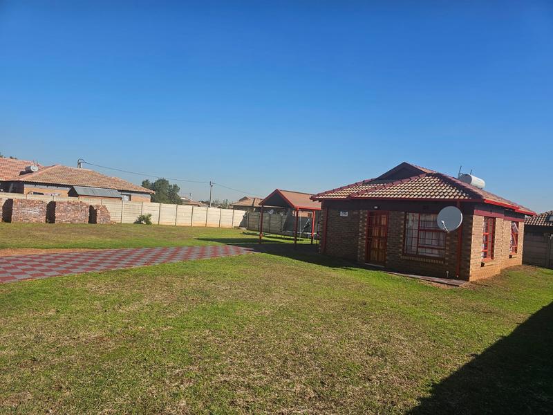 3 Bedroom Property for Sale in Clayville Gauteng