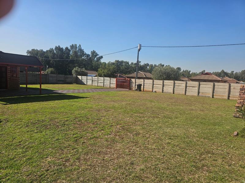 3 Bedroom Property for Sale in Clayville Gauteng