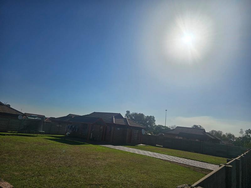3 Bedroom Property for Sale in Clayville Gauteng