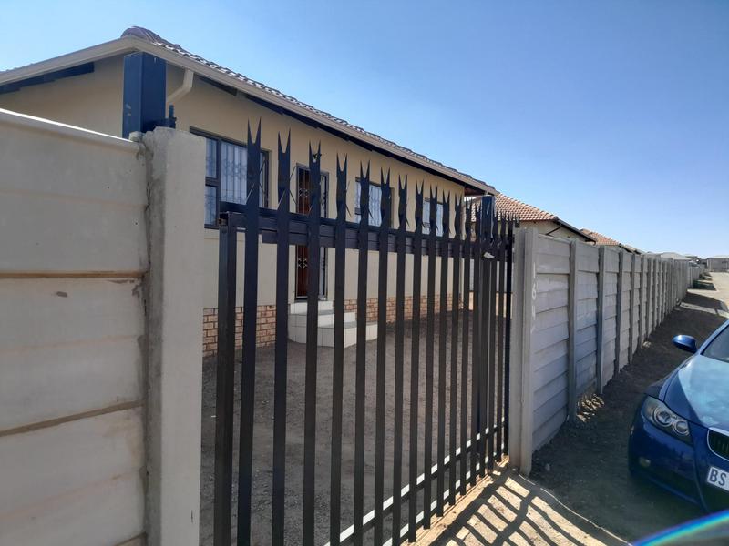 3 Bedroom Property for Sale in Azaadville Gauteng