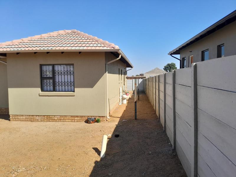 3 Bedroom Property for Sale in Azaadville Gauteng