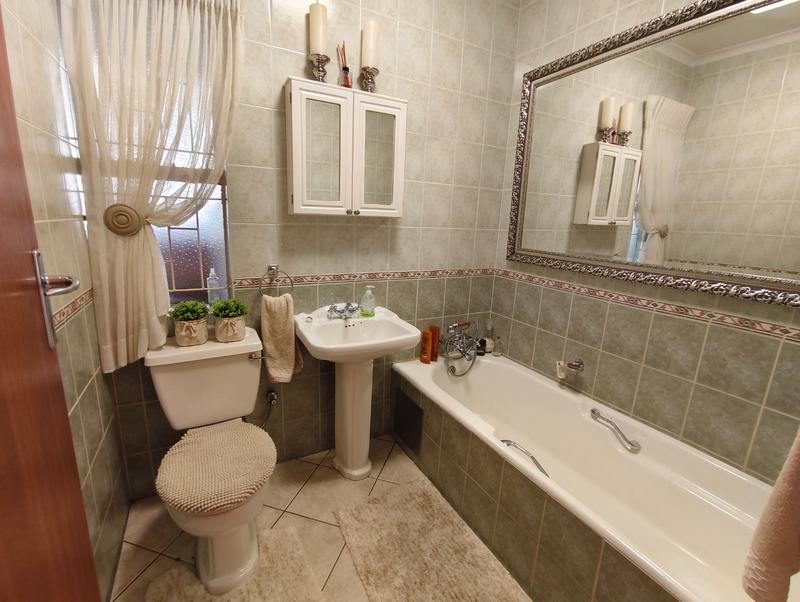 3 Bedroom Property for Sale in Magalieskruin Gauteng