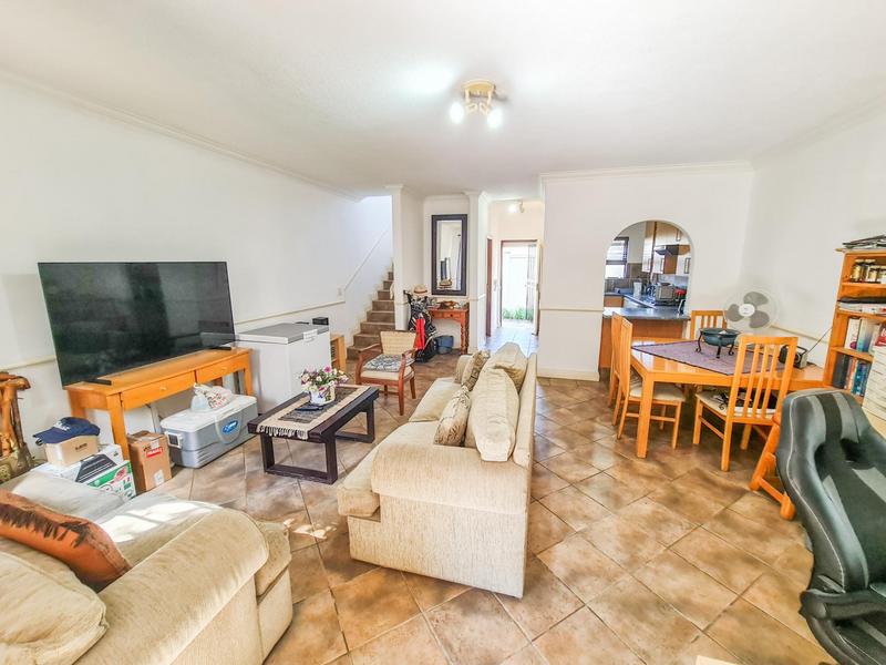 2 Bedroom Property for Sale in Sunninghill Gauteng