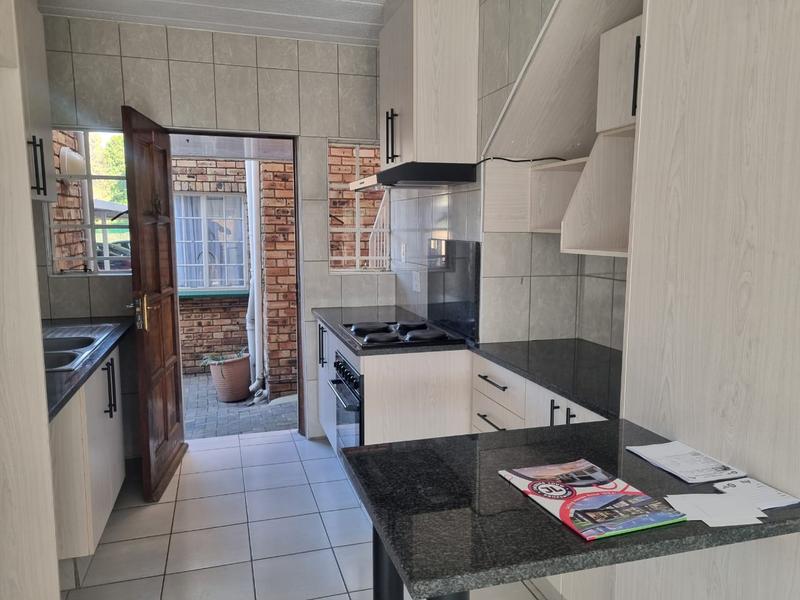 3 Bedroom Property for Sale in Brackenhurst Gauteng