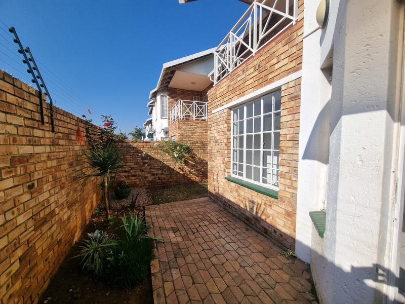 3 Bedroom Property for Sale in Brackenhurst Gauteng