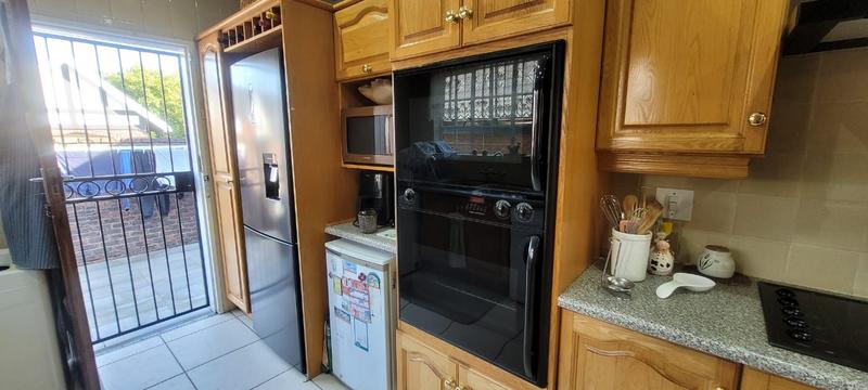 3 Bedroom Property for Sale in Brackenhurst Gauteng