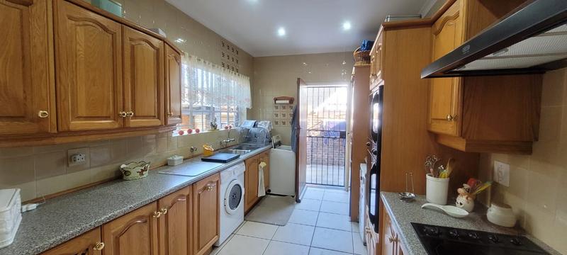 3 Bedroom Property for Sale in Brackenhurst Gauteng