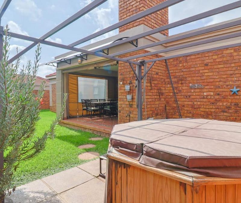 3 Bedroom Property for Sale in New Market Gauteng