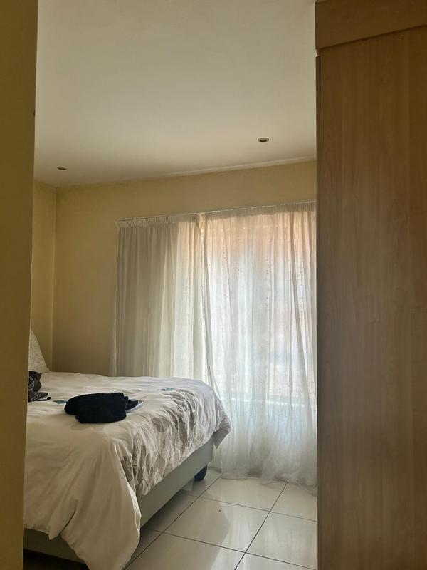 2 Bedroom Property for Sale in Rooihuiskraal North Gauteng