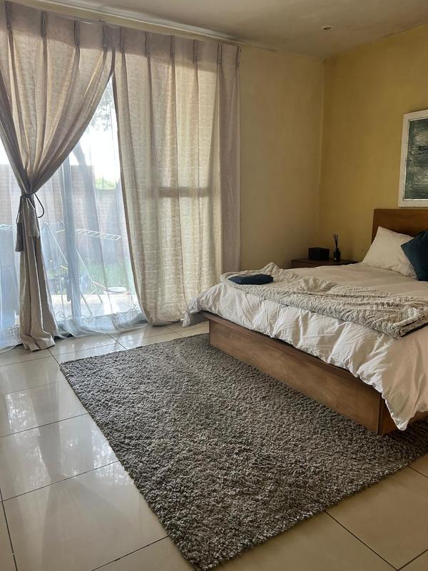 2 Bedroom Property for Sale in Rooihuiskraal North Gauteng