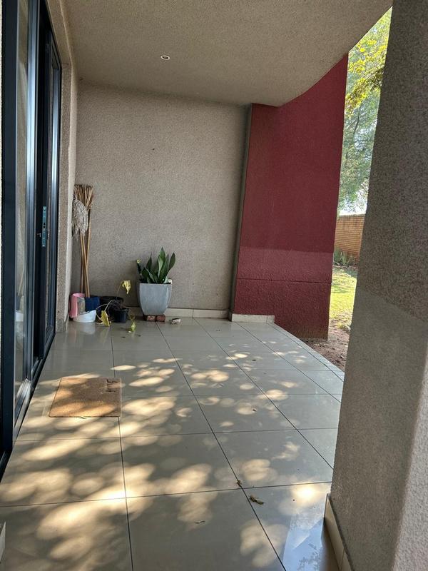 2 Bedroom Property for Sale in Rooihuiskraal North Gauteng