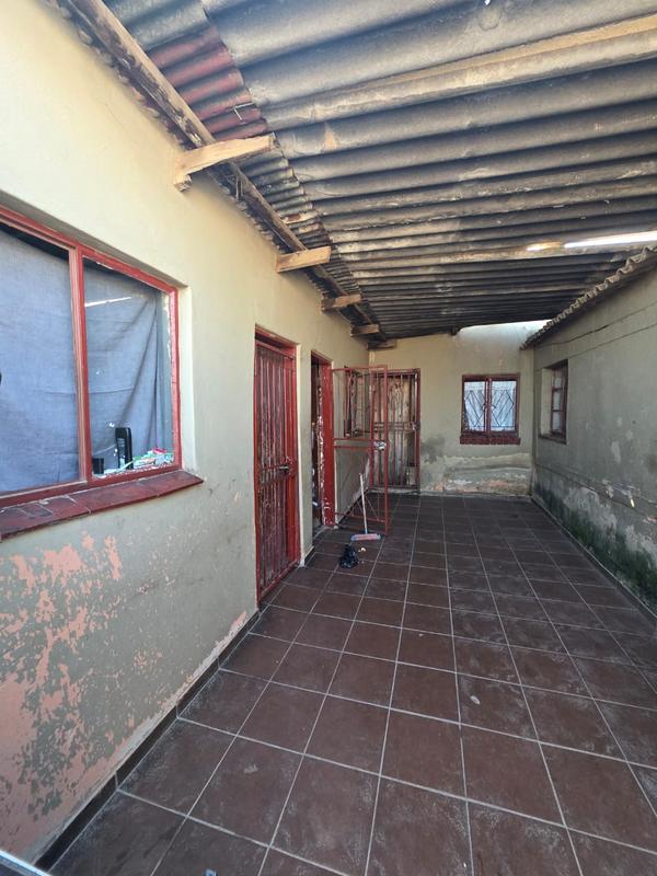 5 Bedroom Property for Sale in Tembisa Gauteng