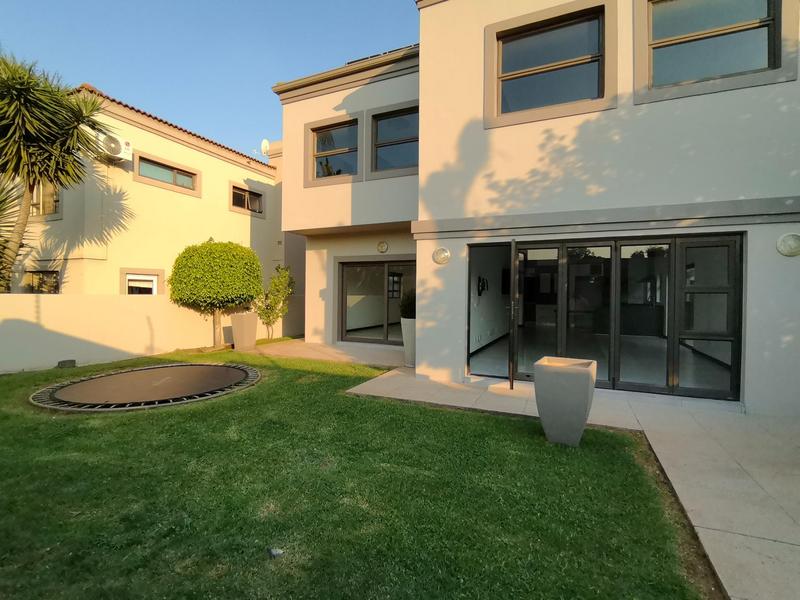 To Let 4 Bedroom Property for Rent in Bedfordview Gauteng